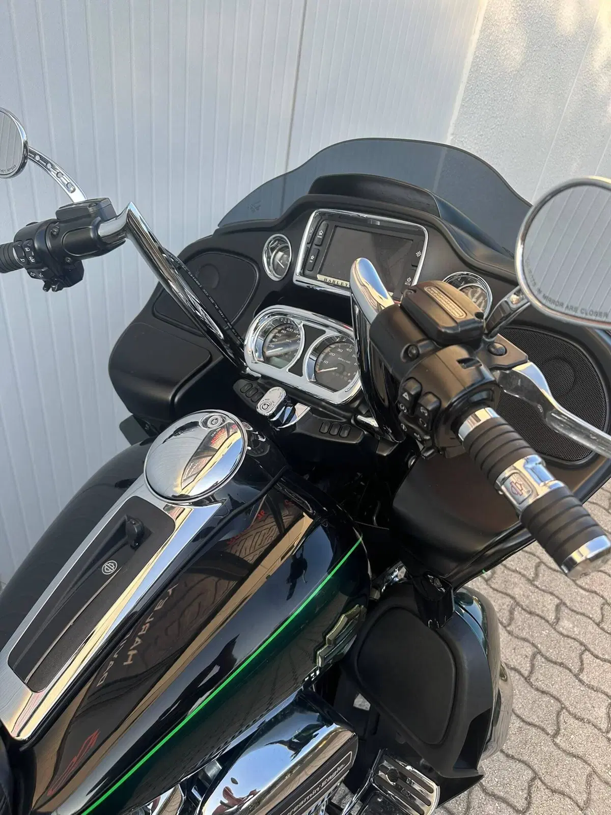 Harley-Davidson 107 Road Glide Ultra (2017 - 18) - FLTRU (11)