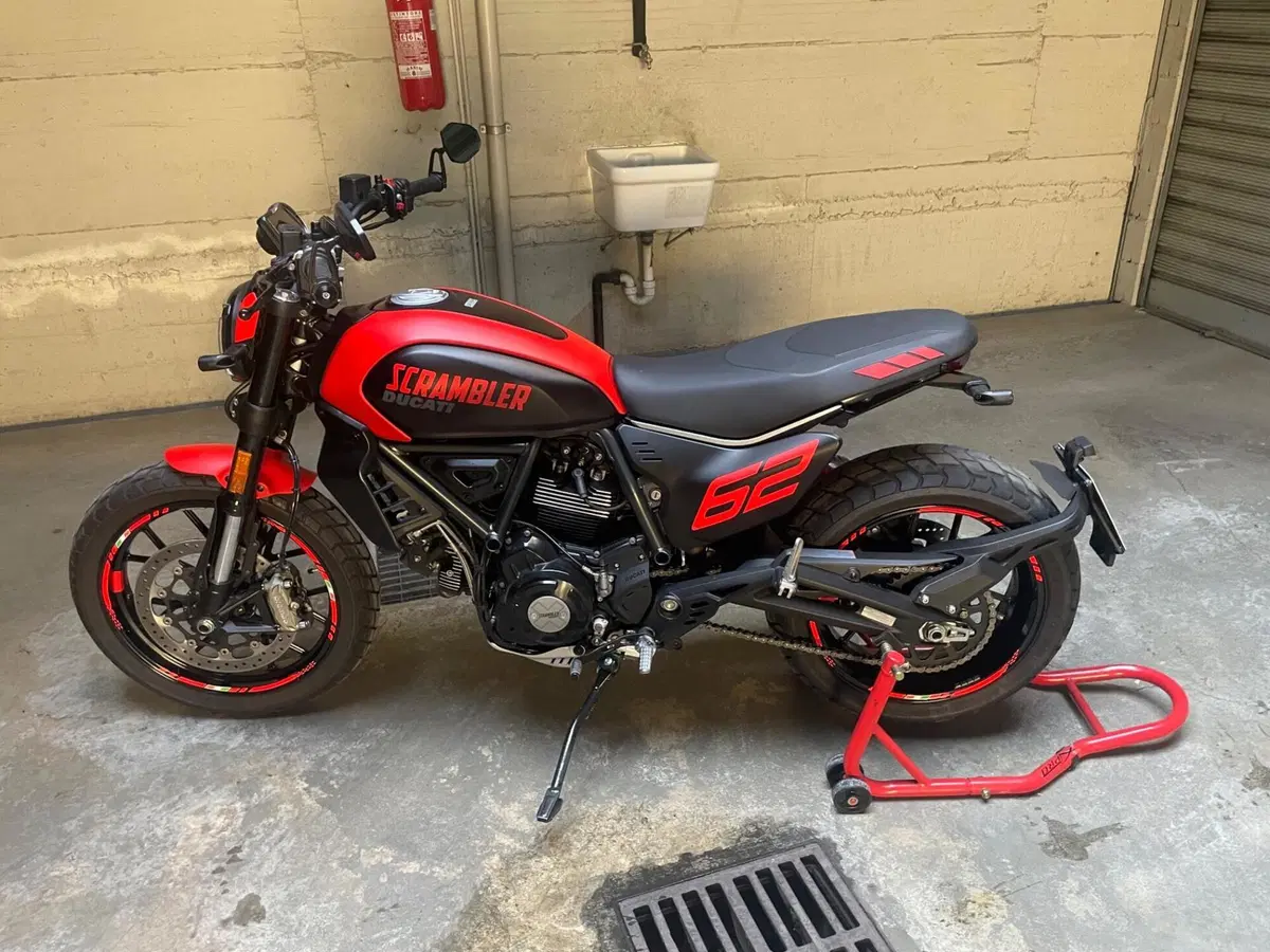Ducati Scrambler 800 Full Throttle (2023 - 24) (2)