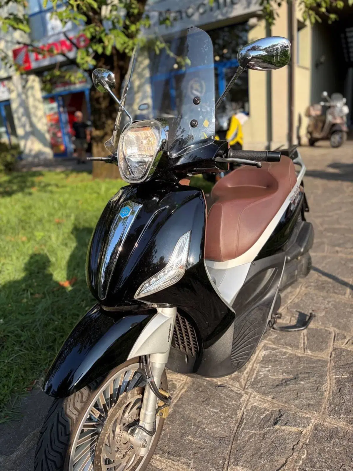 Piaggio Beverly 300 i.e. ABS-ASR (2016 - 20) (4)