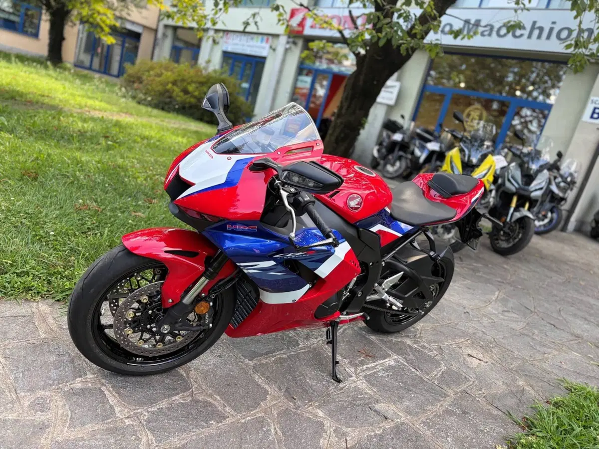 Honda CBR 1000 RR-R Fireblade (2024 - 26) (4)