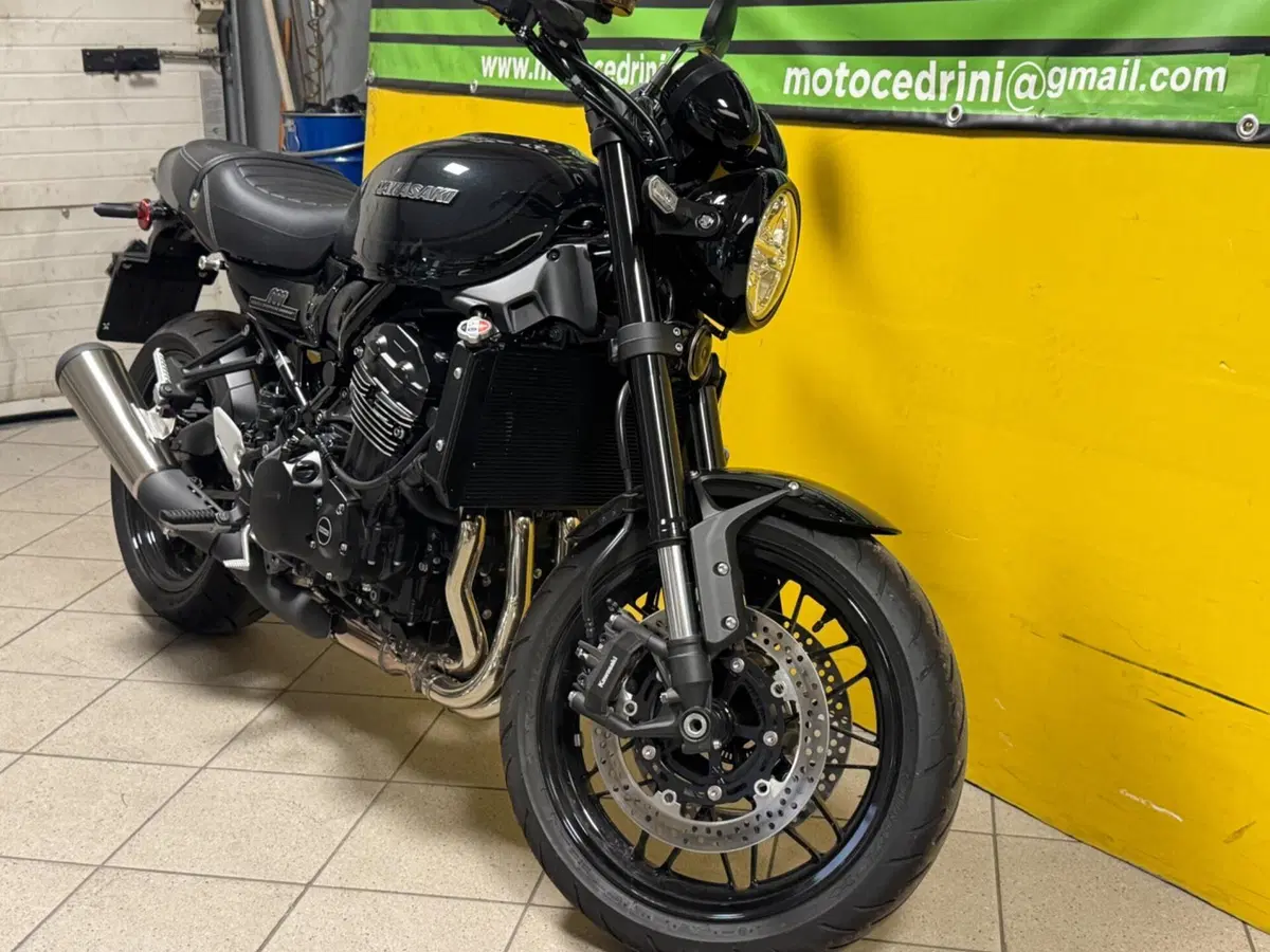 Kawasaki Z 900 RS Black Ball Edition (2026) (5)