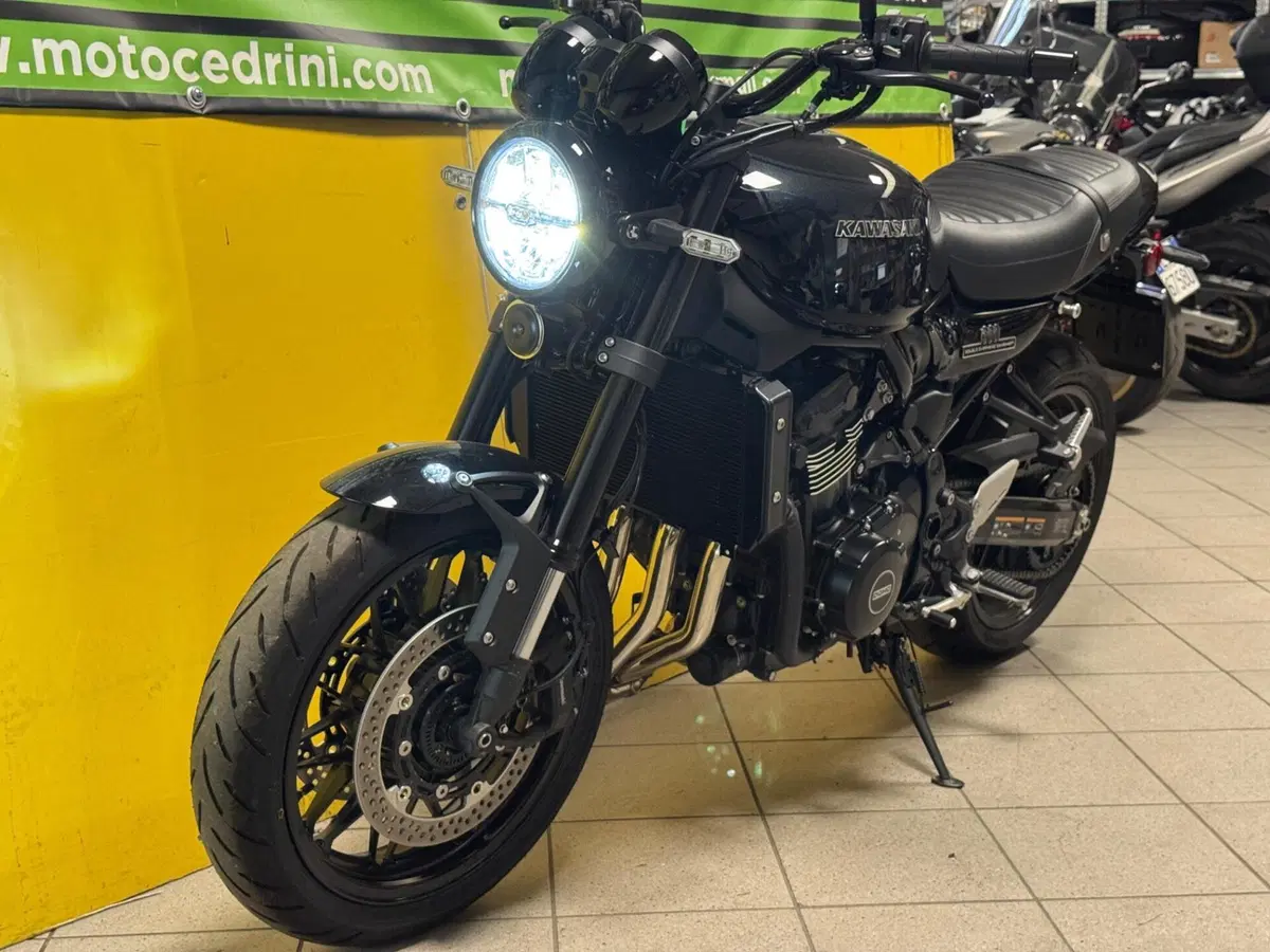 Kawasaki Z 900 RS Black Ball Edition (2026) (8)