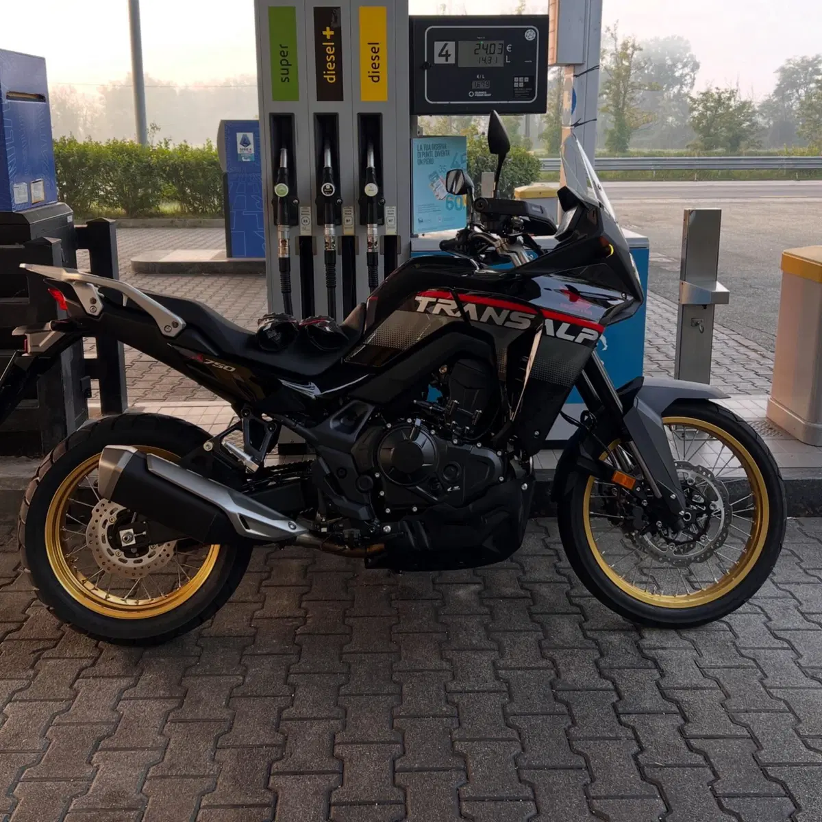 Honda Transalp XL750 (2025)