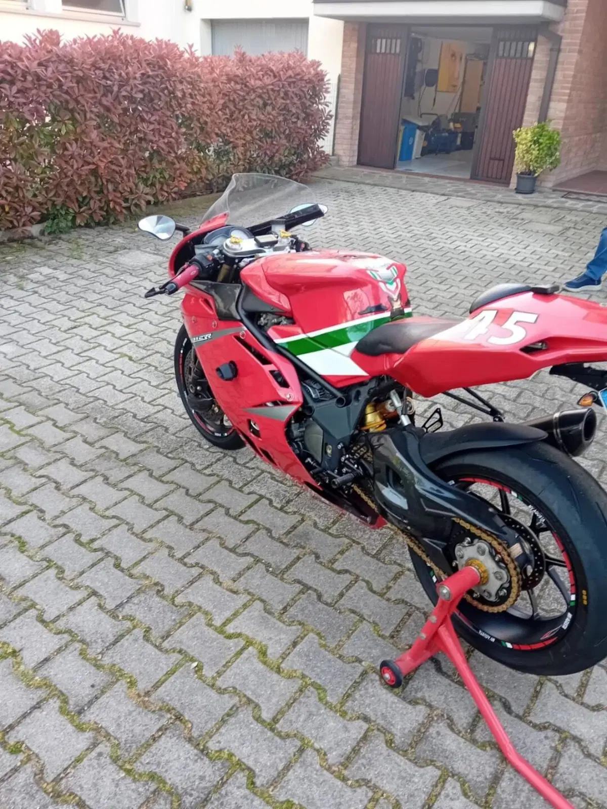 MV Agusta F4 1000 RR (2010 - 11) (3)