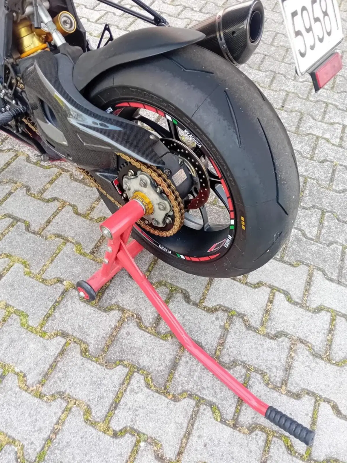 MV Agusta F4 1000 RR (2010 - 11) (5)
