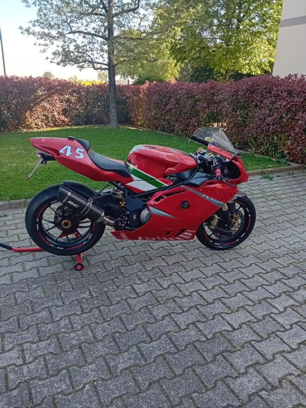 MV Agusta F4 1000 RR (2010 - 11) (7)