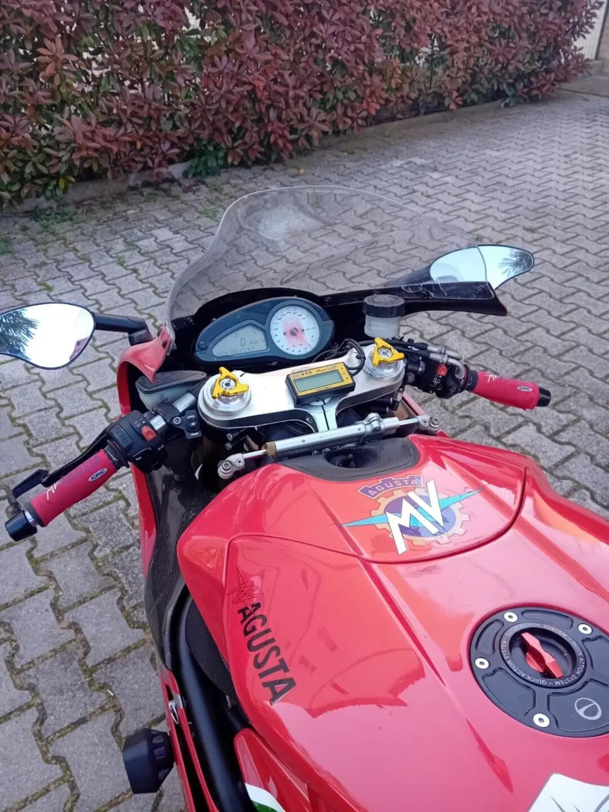 MV Agusta F4 1000 RR (2010 - 11) (10)