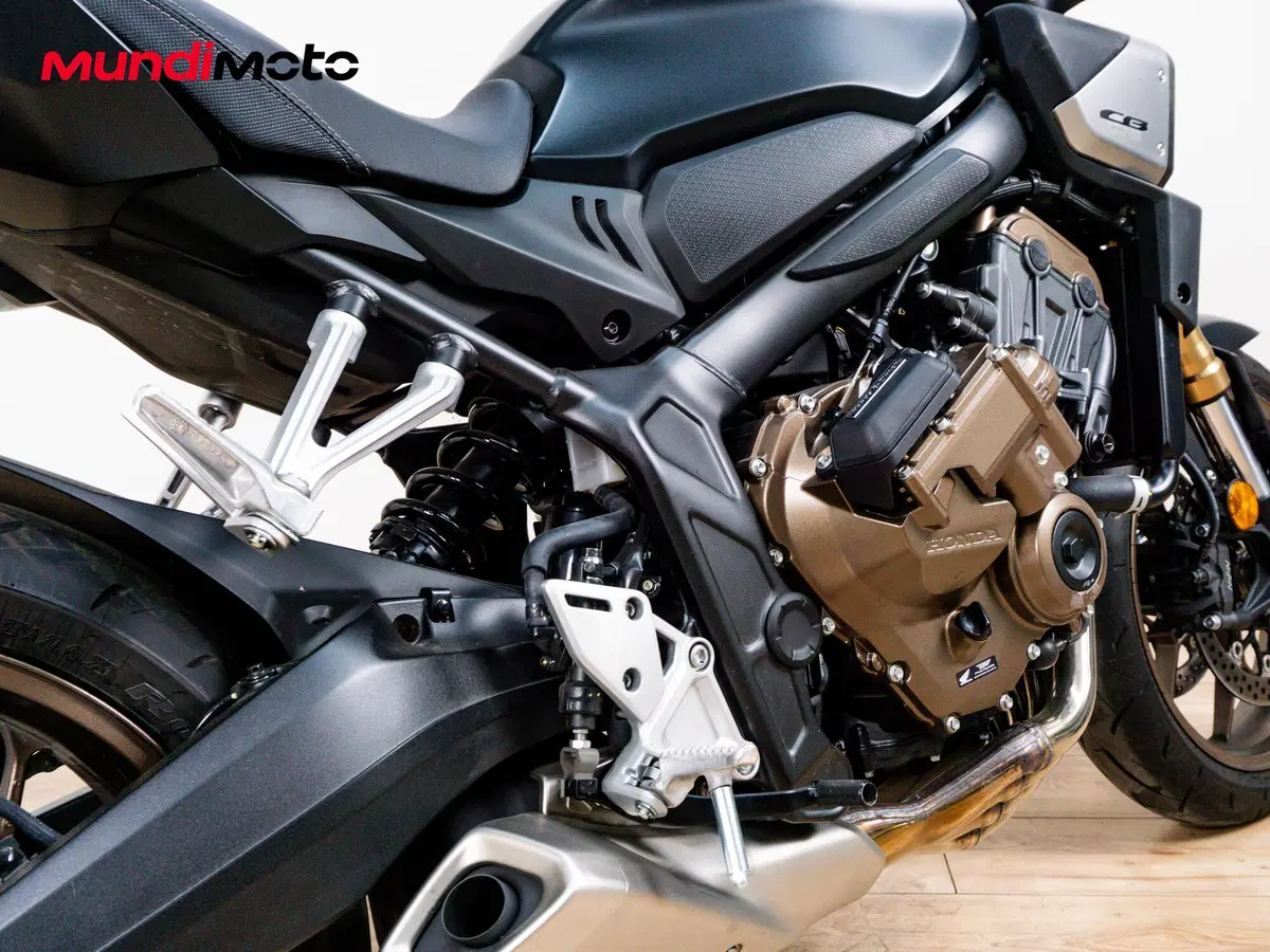 Honda CB 650 R E-Clutch (2024 - 26) (4)