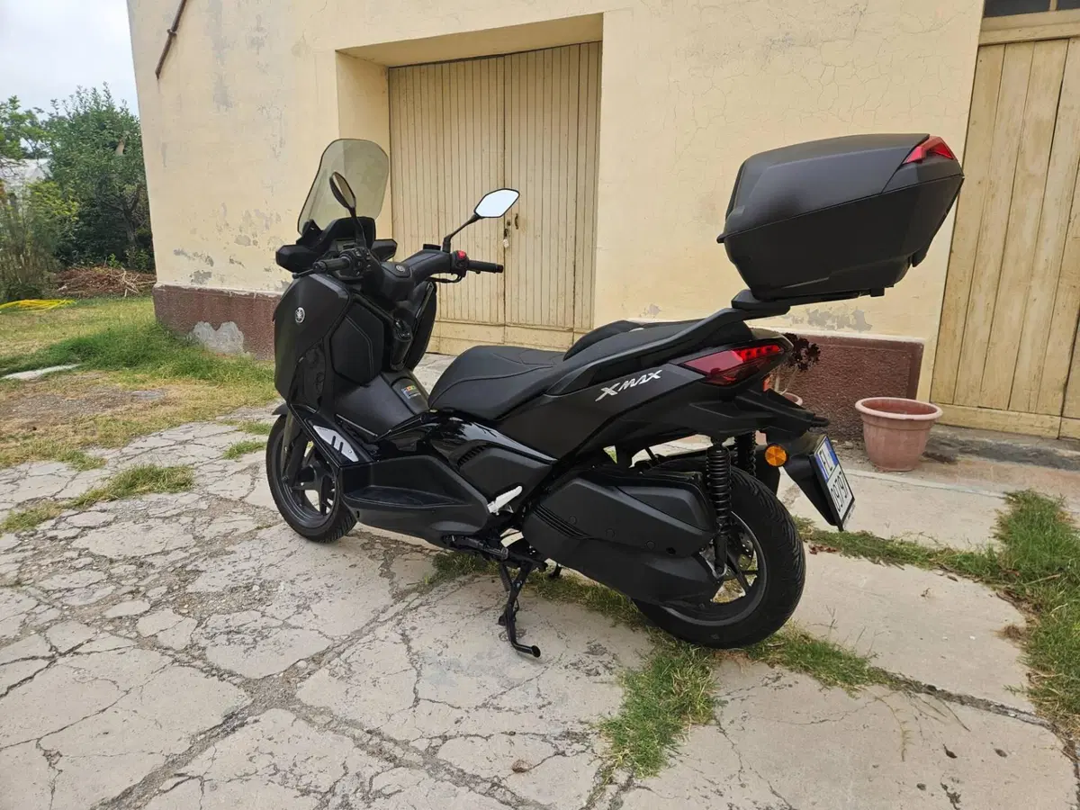 Yamaha X-Max 300 Tech Max (2025 - 26) (5)