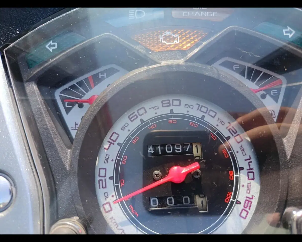 Honda SH 150i (2009 - 12) (5)