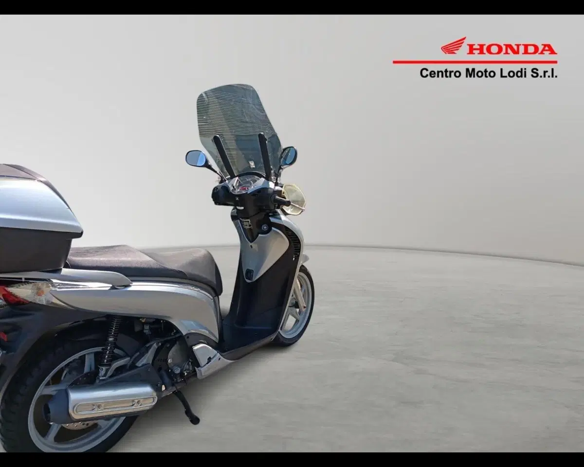 Honda SH 150i (2009 - 12) (6)