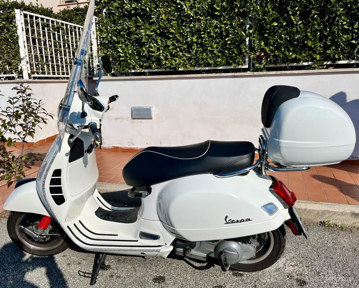 Vespa GTS 300 Super (2017 - 18)