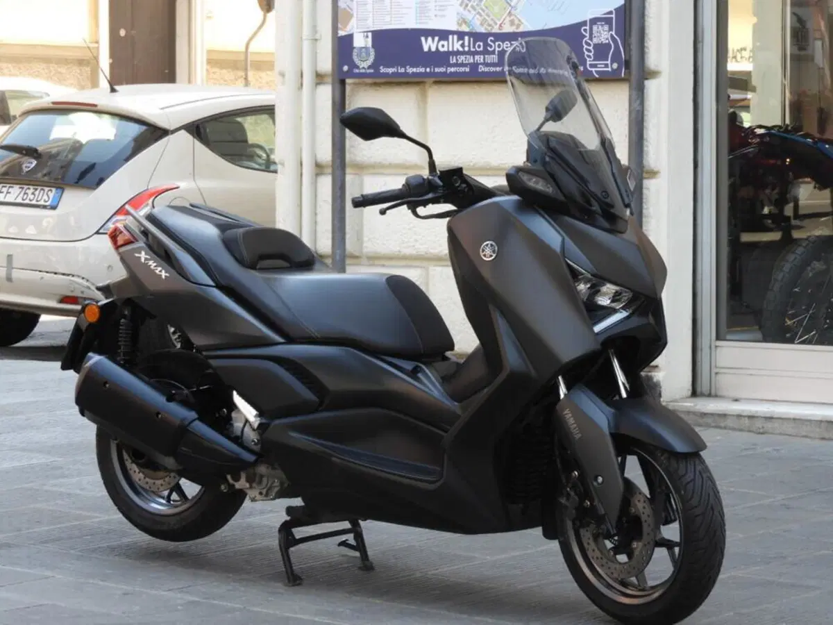 Yamaha X-Max 300 (2021 - 24) (2)