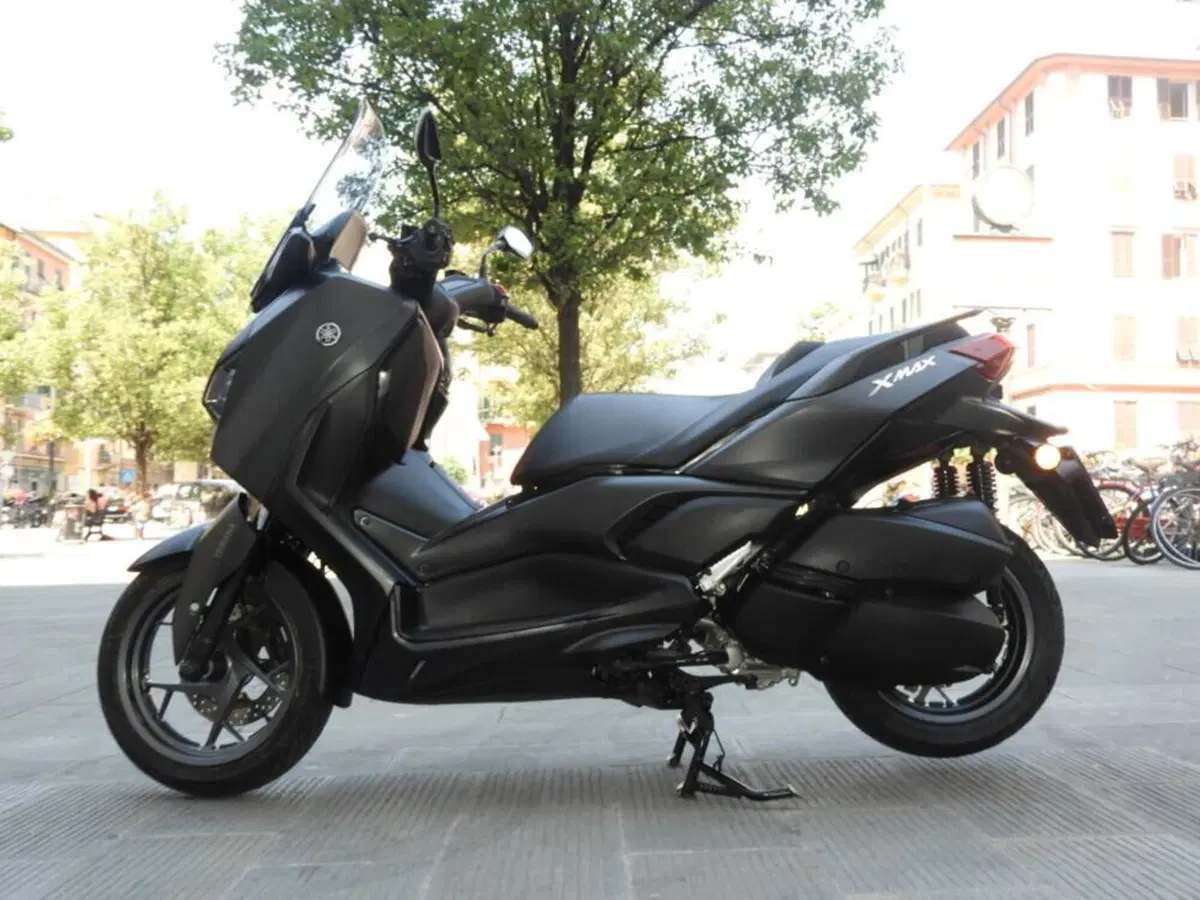 Yamaha X-Max 300 (2021 - 24) (4)