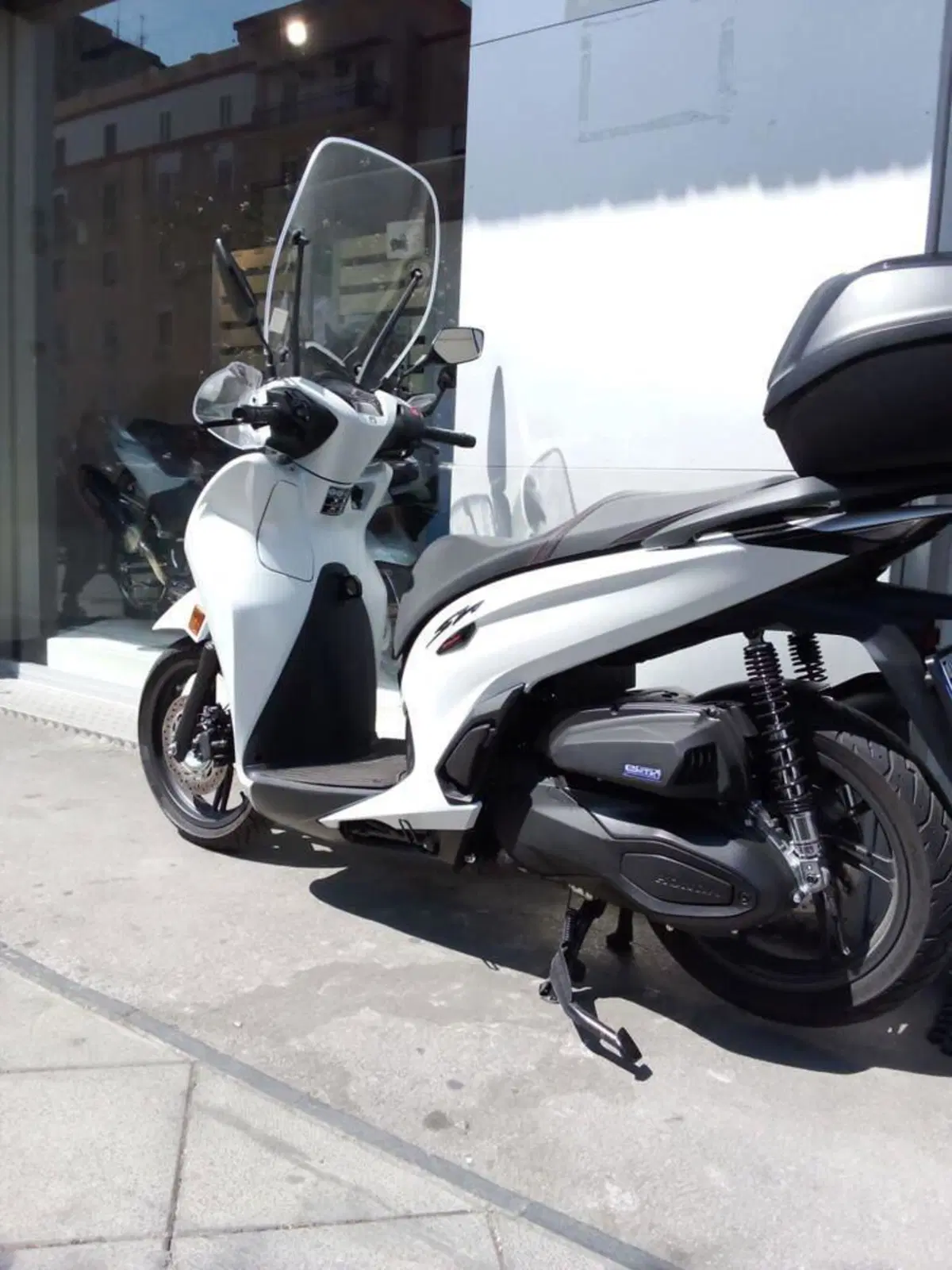 Honda SH 350i GT (2025 - 26) (3)