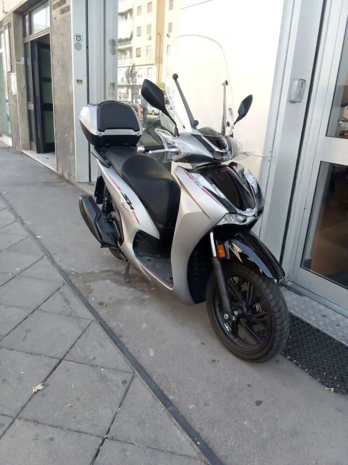 Honda SH 350 Sport (2021 - 24) (2)