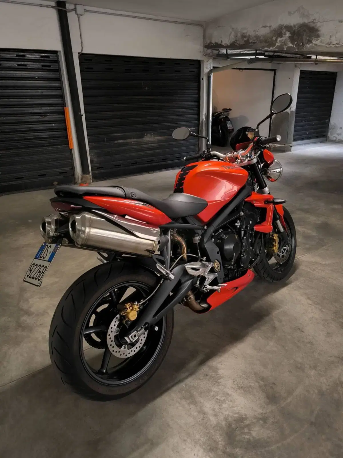 Triumph Street Triple R (2009 - 12) (2)