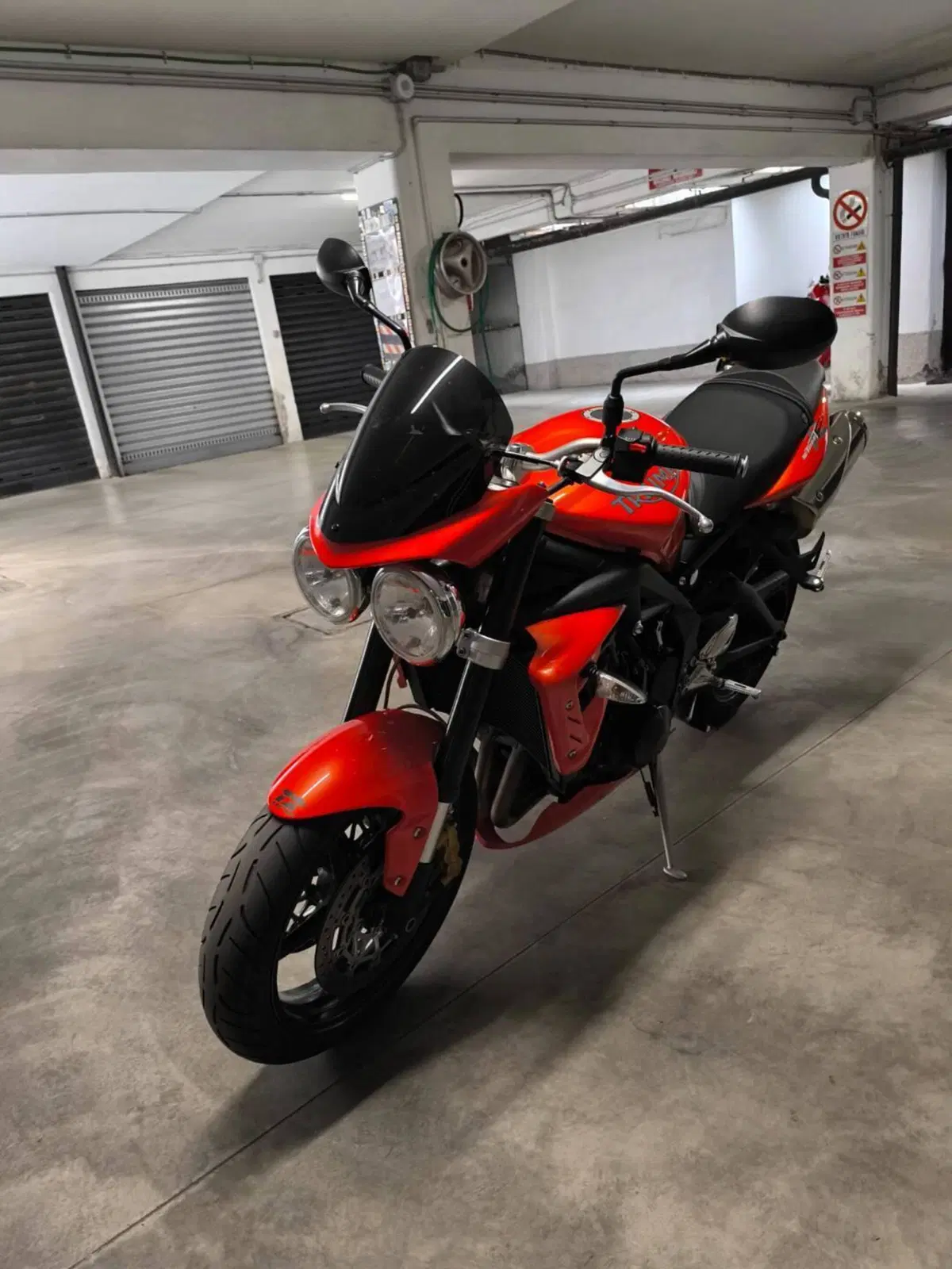 Triumph Street Triple R (2009 - 12) (4)