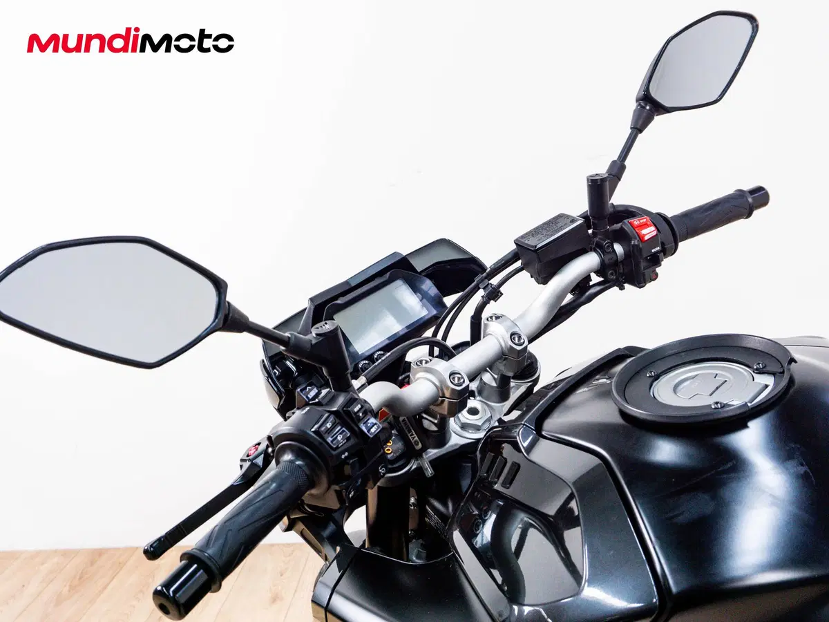 Yamaha MT-10 ABS (2016 - 17) (11)