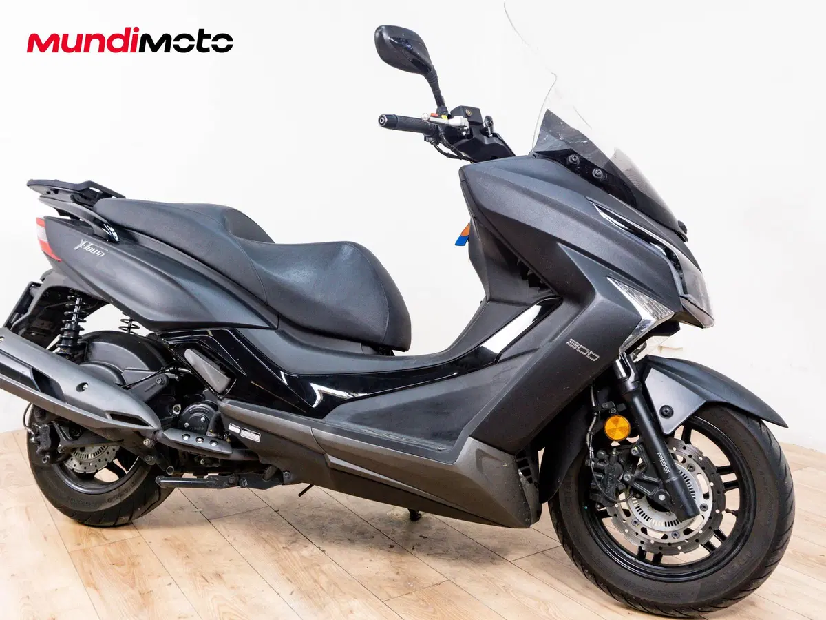 Kymco X-Town 300i (2021 - 24) (2)
