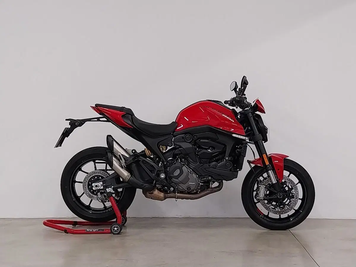 Ducati Monster 937 + (2021 - 25)