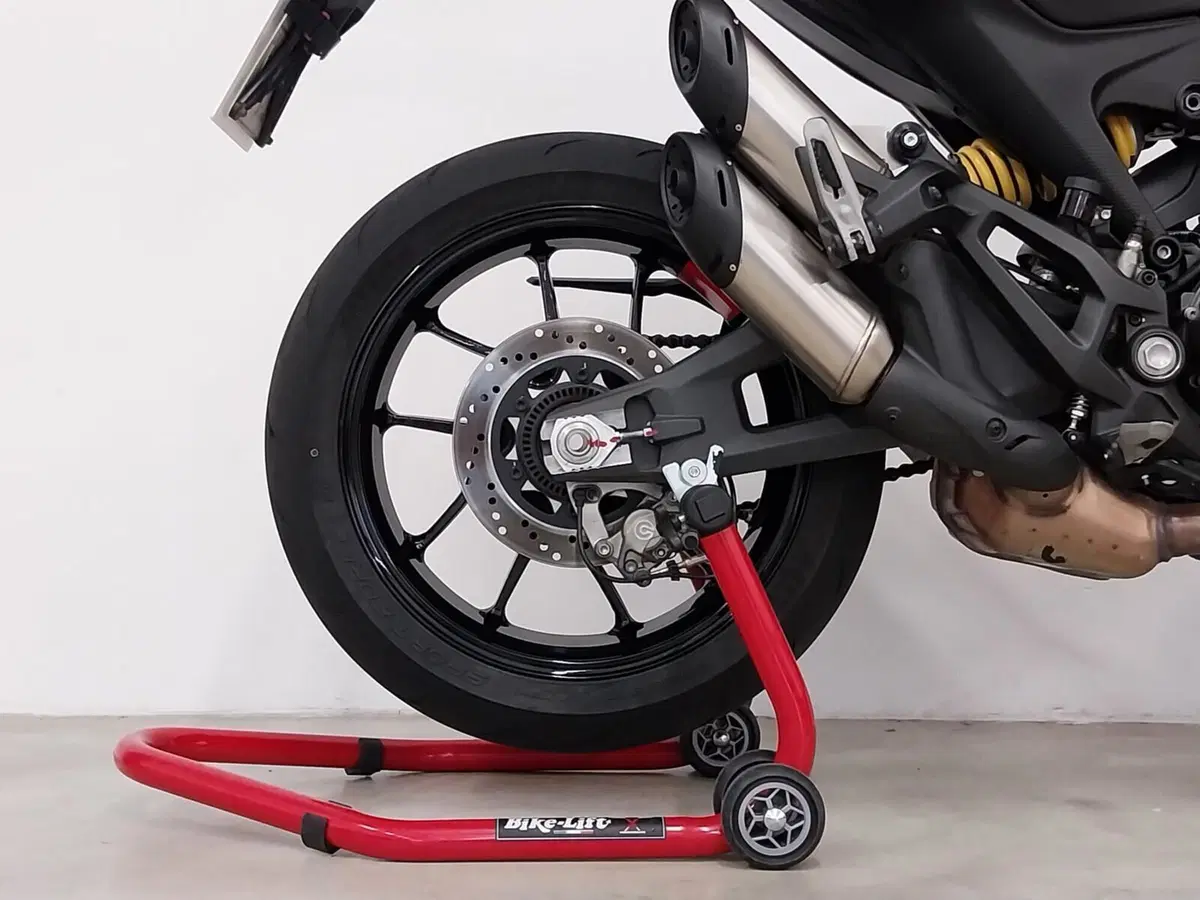 Ducati Monster 937 + (2021 - 25) (10)