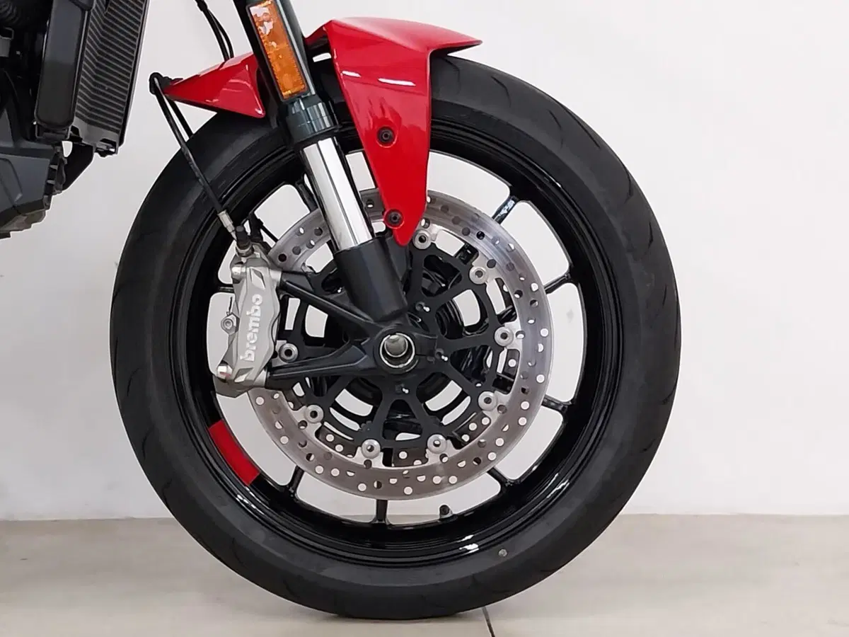 Ducati Monster 937 + (2021 - 25) (13)