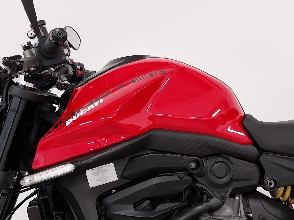 Ducati Monster 937 + (2021 - 25) (15)