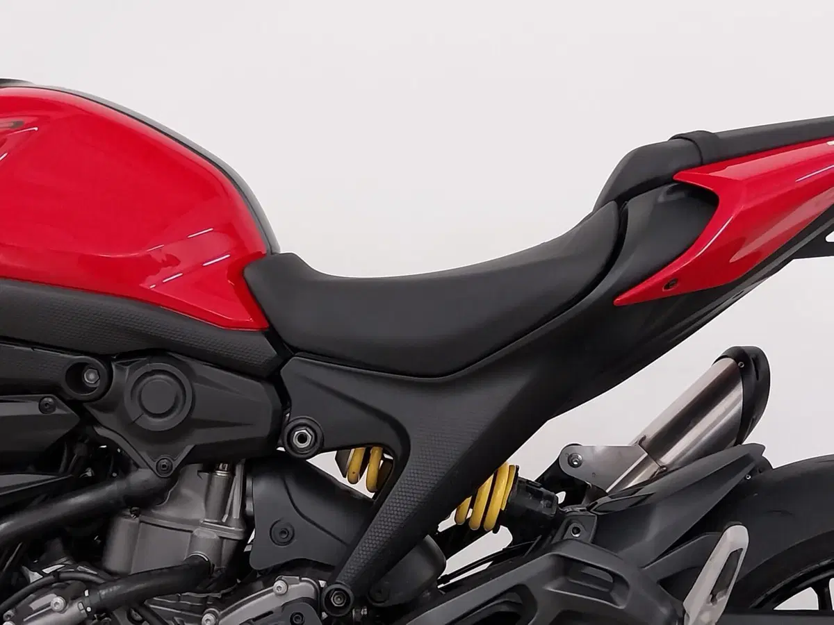 Ducati Monster 937 + (2021 - 25) (16)