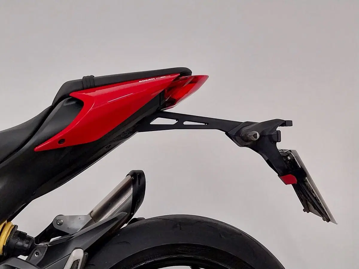 Ducati Monster 937 + (2021 - 25) (17)