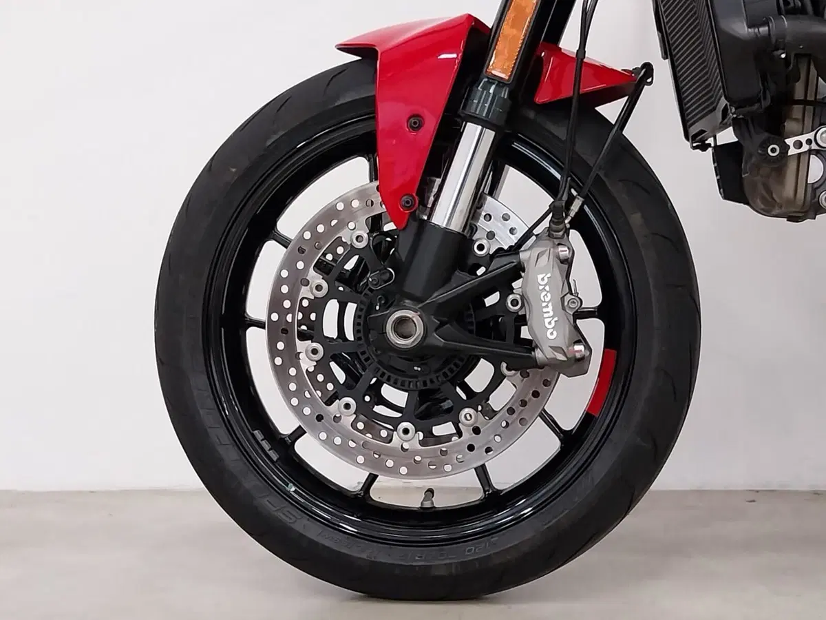 Ducati Monster 937 + (2021 - 25) (18)