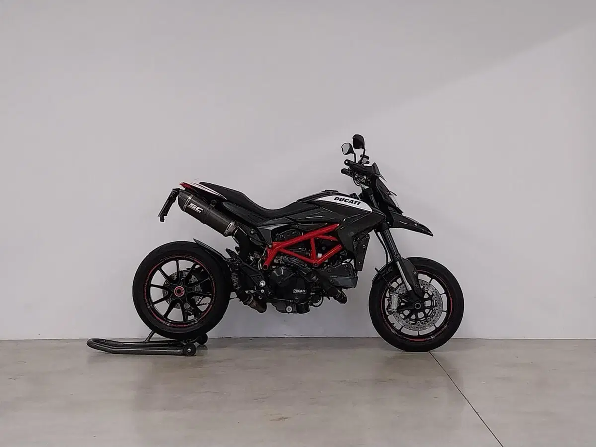 Ducati Hypermotard 821 (2013 - 15) (2)
