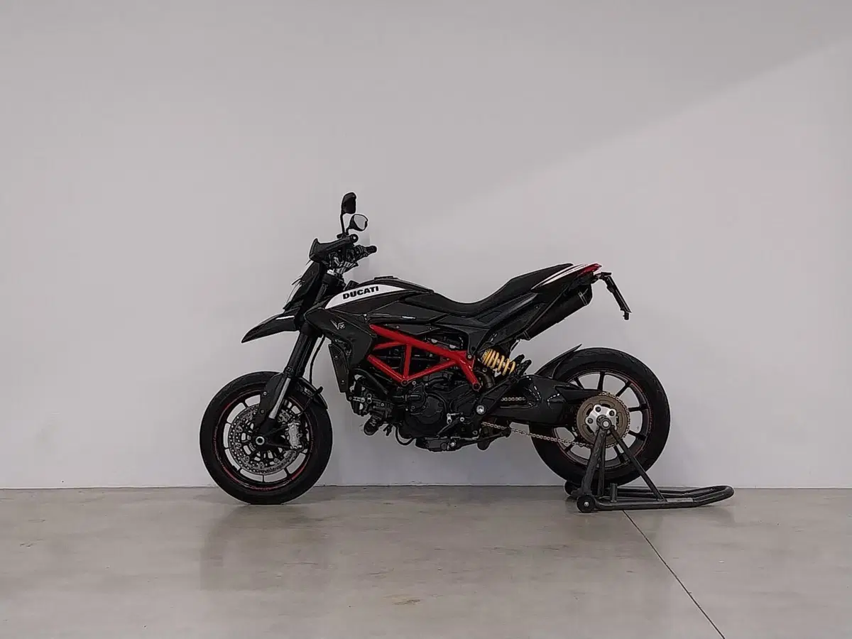 Ducati Hypermotard 821 (2013 - 15) (3)
