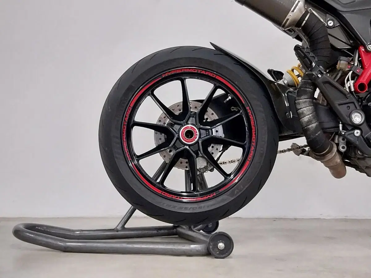 Ducati Hypermotard 821 (2013 - 15) (10)