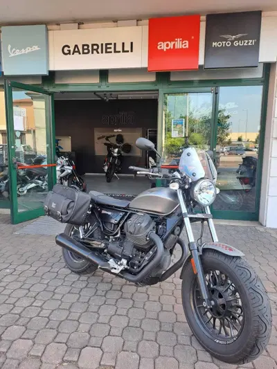 Moto Guzzi V9 Bobber (2016 - 18) usata
