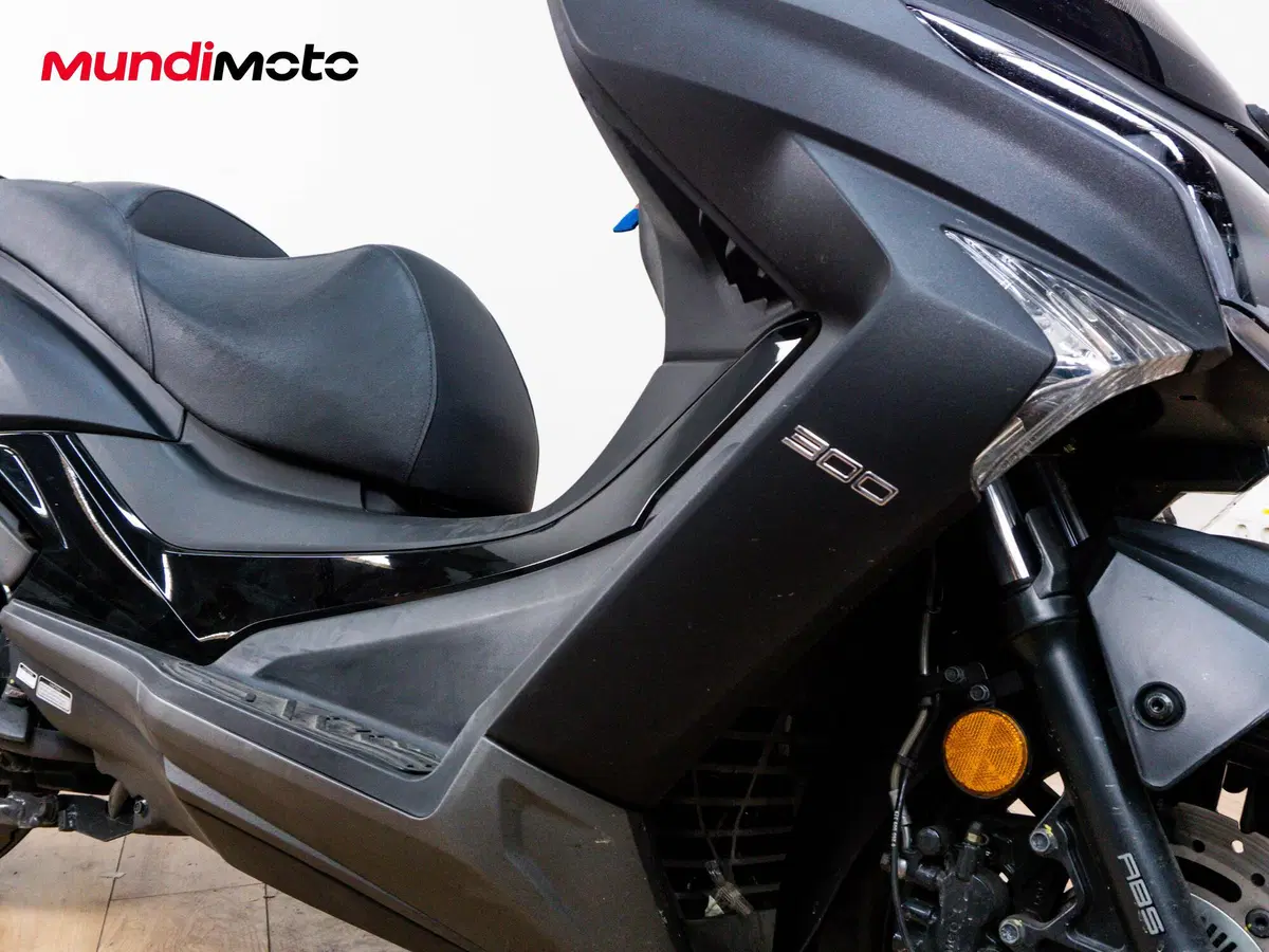Kymco X-Town 300i (2021 - 24) (5)