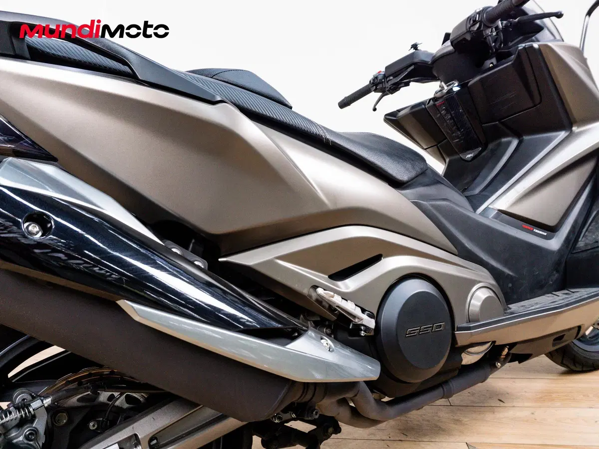 Kymco AK 550 ETS (2021 - 26) (4)