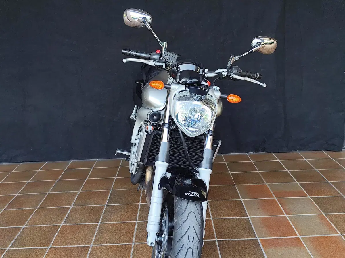 Yamaha FZ6 (2004 - 07) (3)