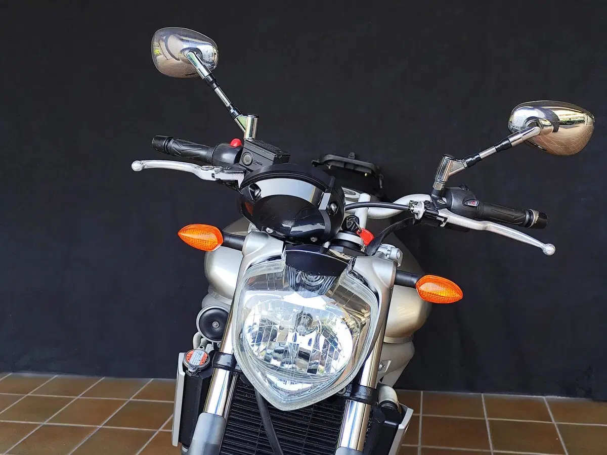 Yamaha FZ6 (2004 - 07) (10)