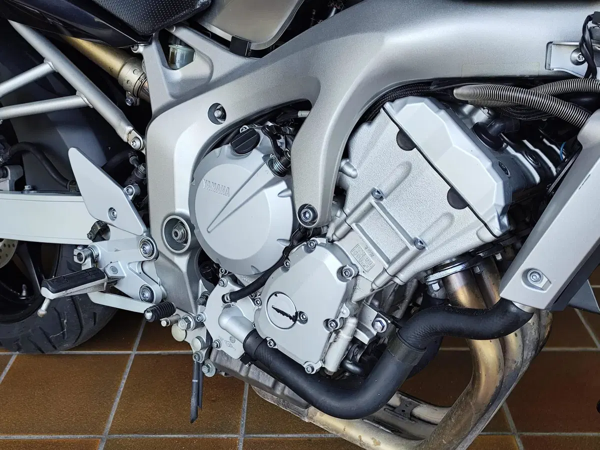 Yamaha FZ6 (2004 - 07) (20)