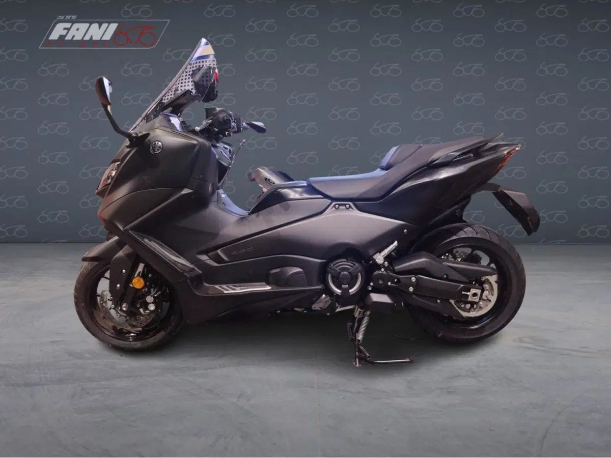 Yamaha T-Max 560 (2022 - 24) (4)