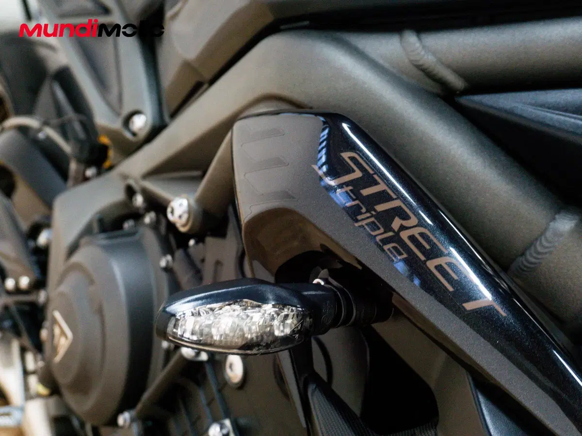Triumph Street Triple 765 RS (2023 - 26) (16)