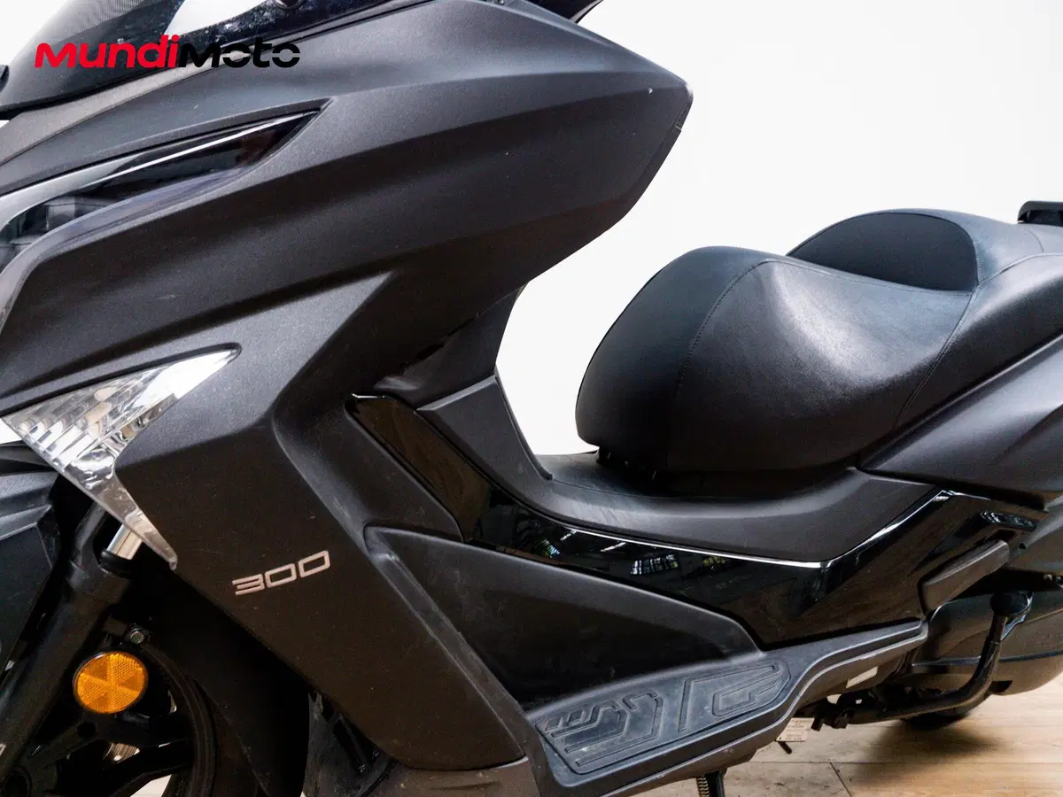 Kymco X-Town 300i (2021 - 24) (9)