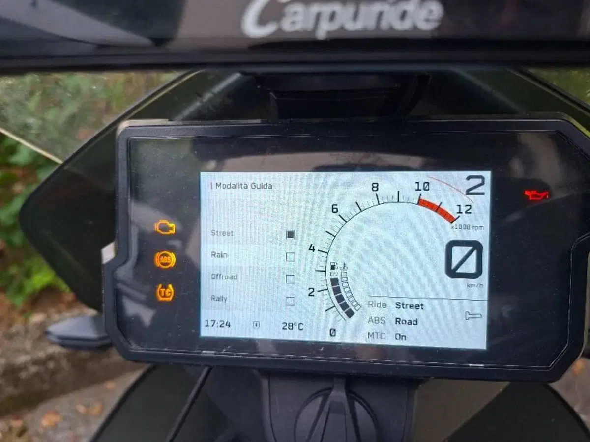 KTM 890 Adventure (2022) (3)