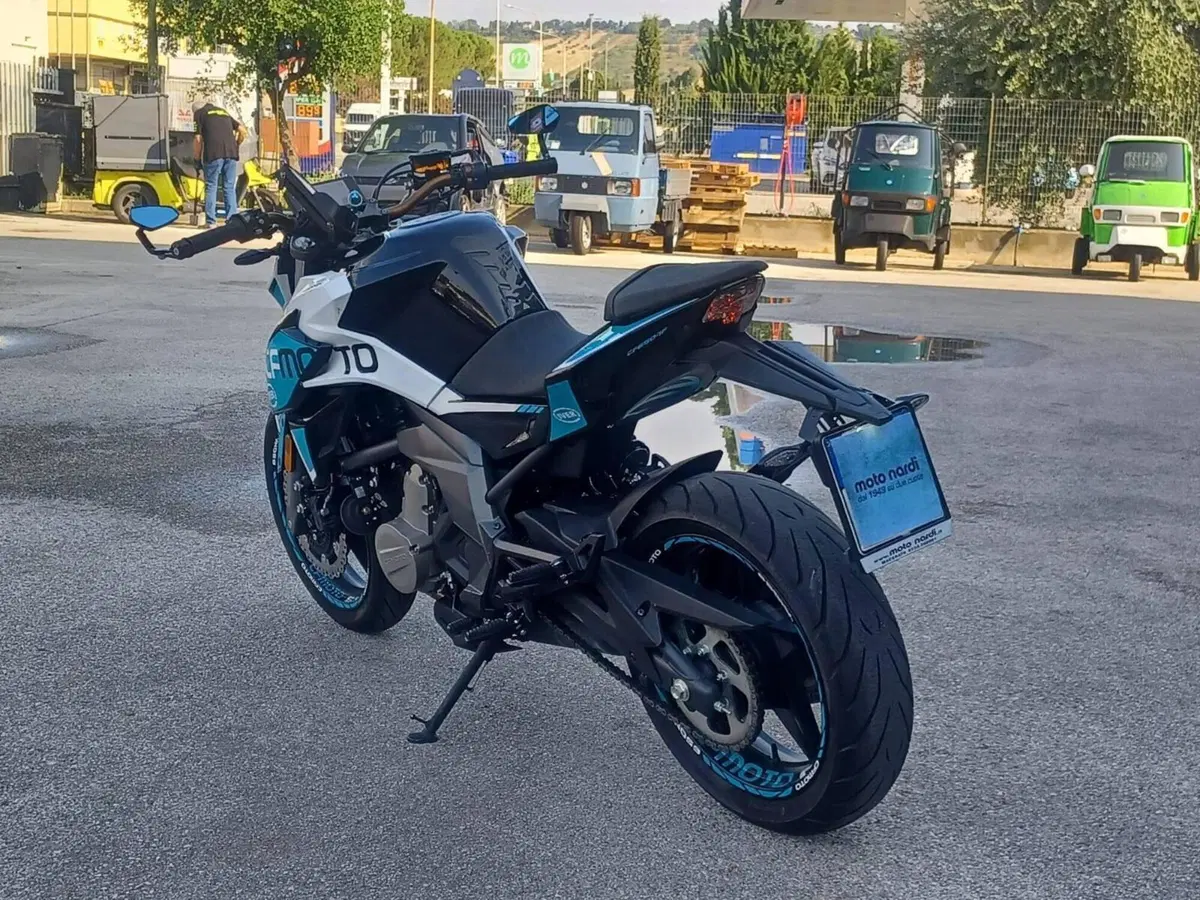 CFMOTO 650NK (2021 - 24) (6)