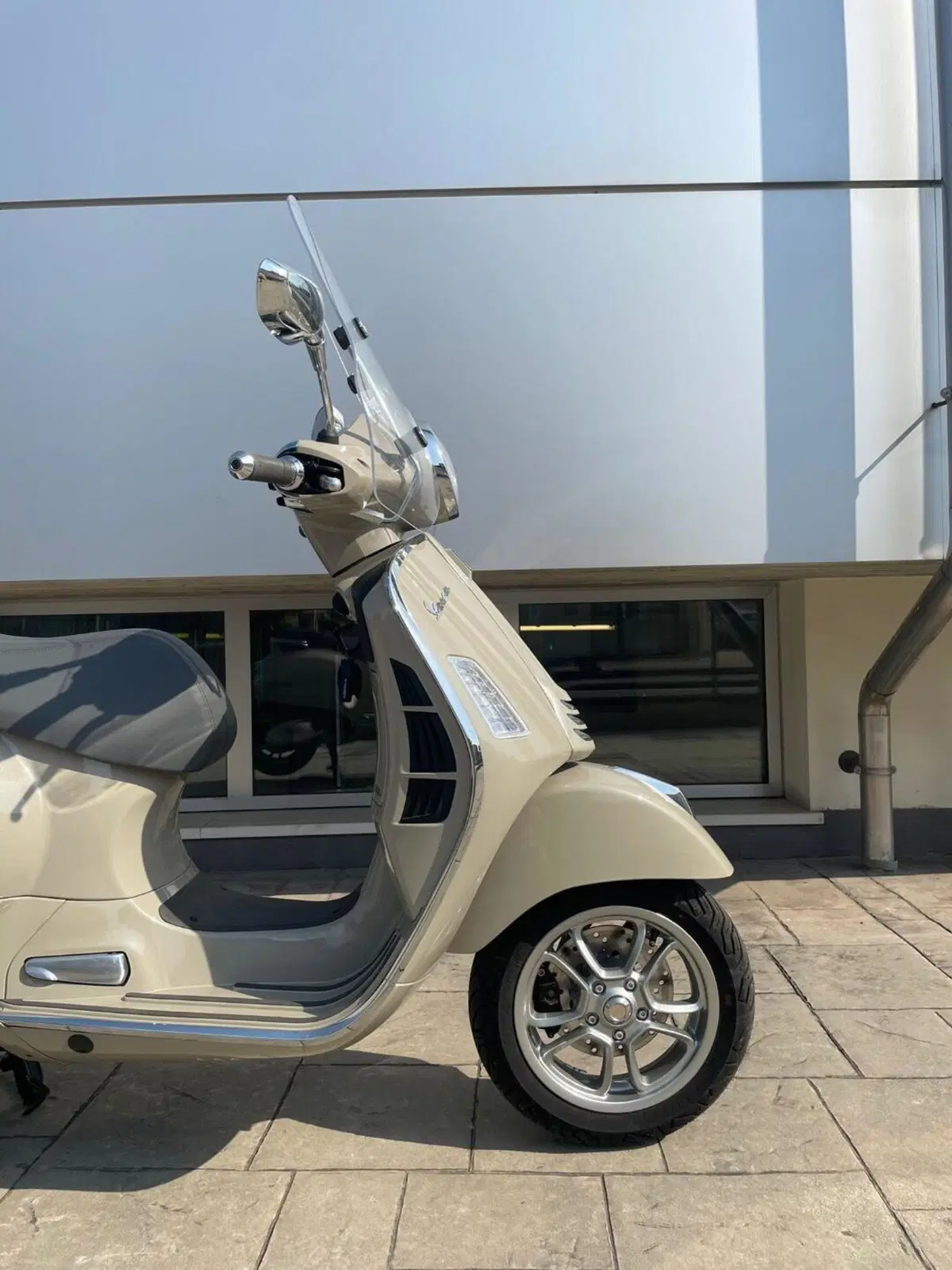 Vespa GTS 300 (2023 - 24) (2)