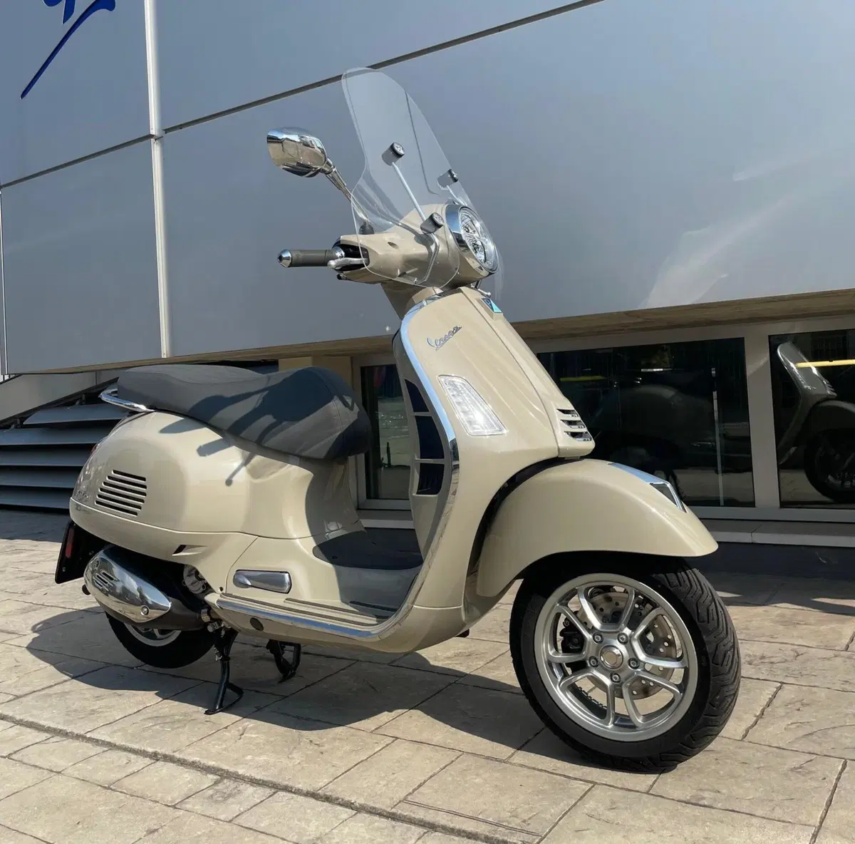 Vespa GTS 300 (2023 - 24) (3)