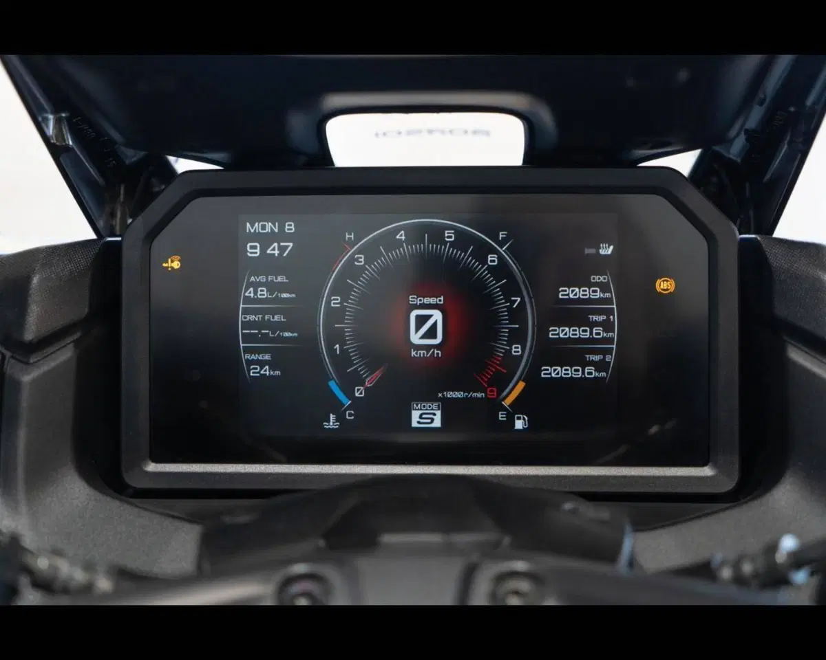 Yamaha T-Max 560 (2022 - 24) (7)
