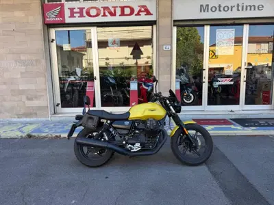 Moto Guzzi V7 Stone (2021 - 24) usata