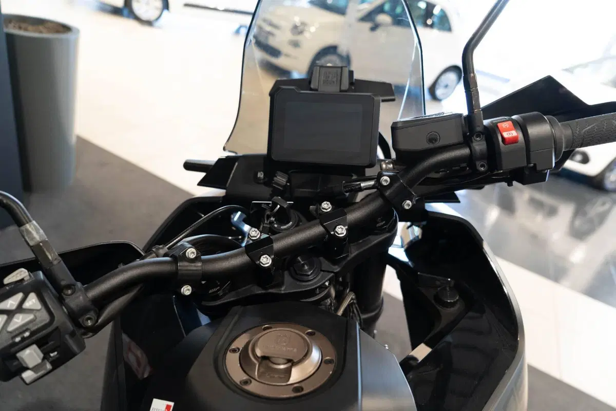 Husqvarna Norden 901 (2022 - 26) (5)